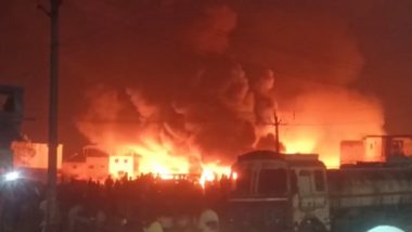 Gujarat Fire: Massive Blaze Erupts at Car Showroom in Surat (Watch Video)