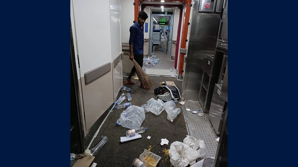 Agency News Indian Railways Changes Cleaning System in Vande Bharat