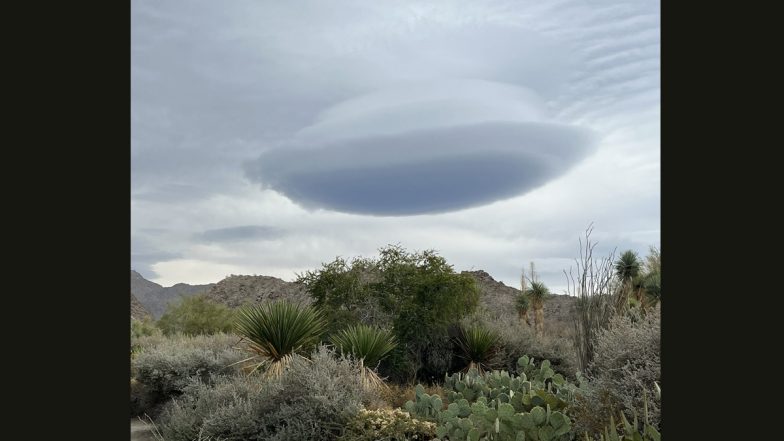 Aliens Landing on Earth? Mysterious UFO-Shaped Cloud Hovers Over Southern California, Spooking Onlookers! (See Pic)