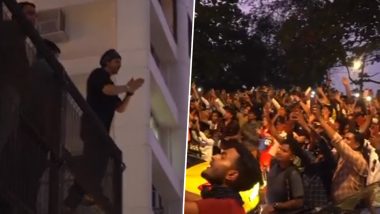 Mehmaan Nawaazi Pathaan Ke Ghar Par! Shah Rukh Khan Wave to His Beloved Fans on Sunday From Mannat (Watch Video)