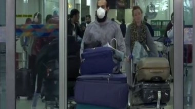 India News | Random Covid Testing Continues at Delhi Airport; People Follow Covid Appropriate Behavior