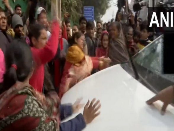 India News | People Protest Outside Sultanpuri Police Station over 'inaction' in Kanjhawala Death Case - Vimarsana News