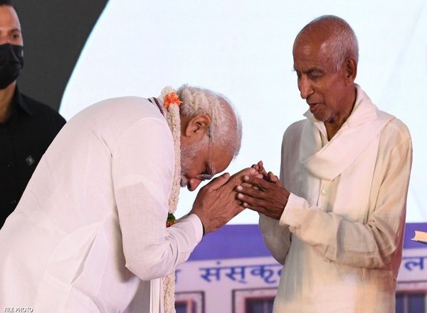 India News | PM Modi Condoles Demise of Karnataka Seer Siddheshwara Swamiji