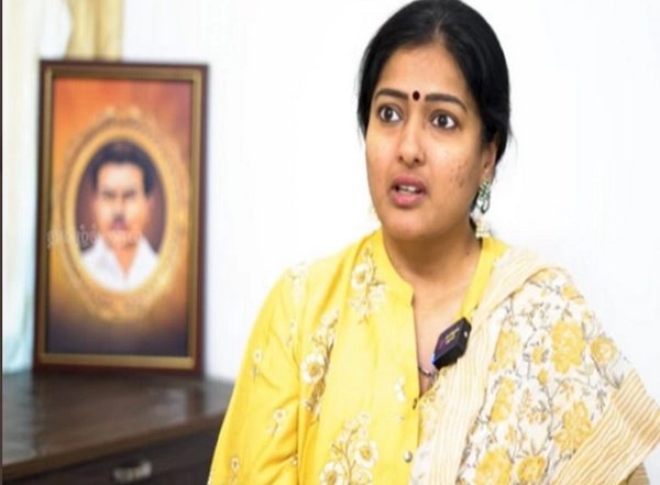 Gayathri Raguramm, Suspended BJP Leader, Quits Party in Tamil Nadu, Cites Lack of Respect for Women