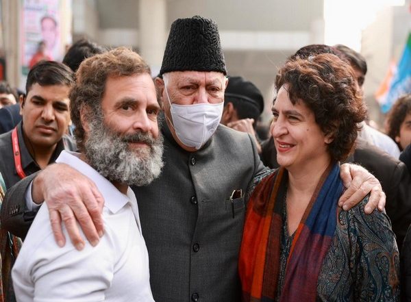 India News | Priyanka Gandhi Welcomes Bharat Jodo Yatra in Uttar Pradesh, Farooq Abdullah Also Joins