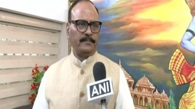 India News | UP Dy CM Brajesh Pathak Visits COVID Hospital in Meerut, Reviews Preparedness