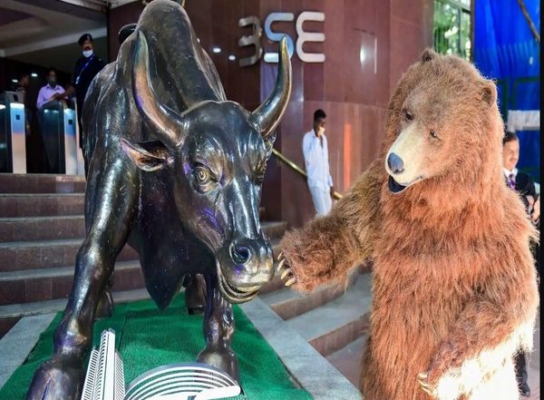 Business News | Markets Continue with Losses for Third-straight Session, Sensex Ends Below 60k