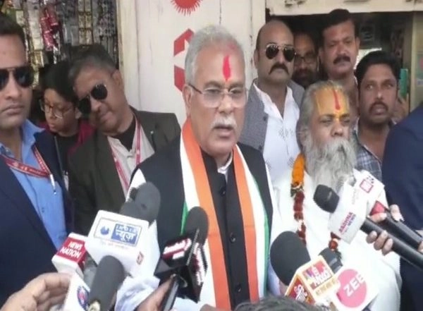 Cherchera 2023: Chhattisgarh CM Bhupesh Baghel Celebrates Traditional Festival in Raipur (Watch Video)