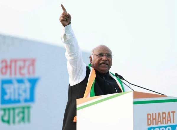 India News | Congress Chief Kharge Questions Amit Shah's Authority on Announcement Regarding Ram Temple's Opening