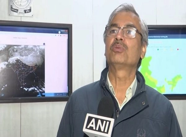 India News | Delhiites to Continue Breathing 'very Poor' Air; IMD Issues Alert for Extreme Cold and Foul Air