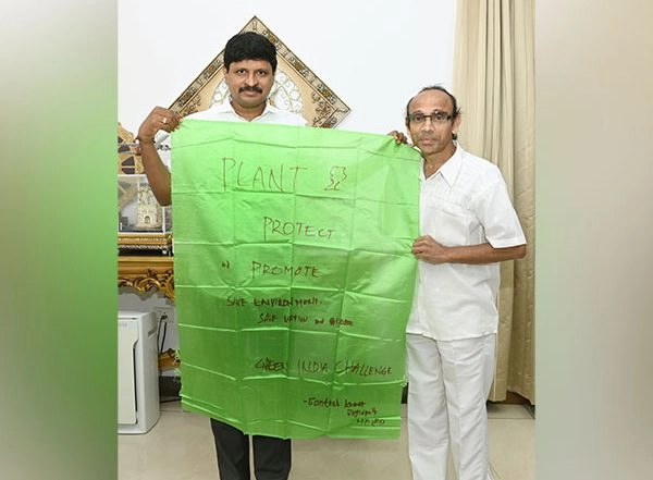 India News | Green Activist Satish Sikha Meets MP Joginpally Santosh Kumar in Hyderabad
