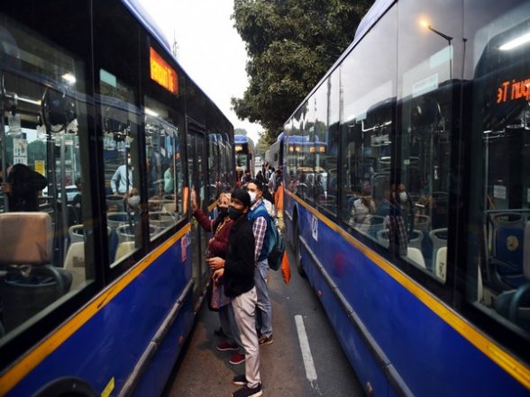 Delhi Metro, Buses to Have Common Mobility Card; Government Invites Tenders for It - Vimarsana News