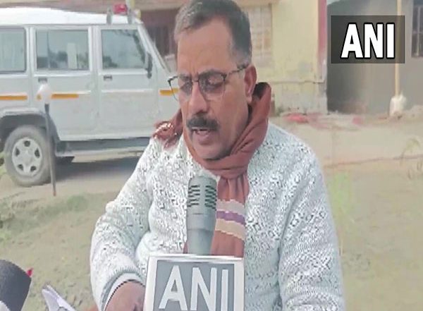 Bihar: Empty Alcohol Bottles Found in Collectorate Premises in Samastipur (See Pics)