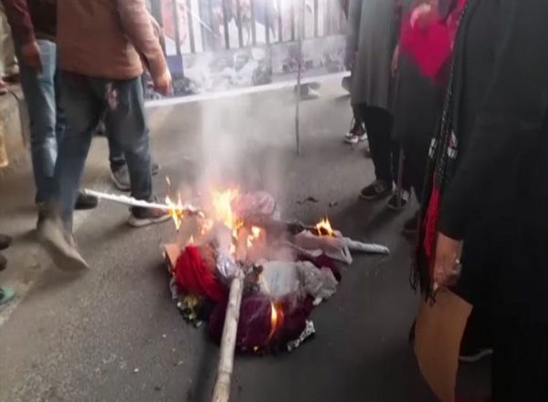 Punjab: Anti-Sikh Riot Victims Burn Congress Leader Rahul Gandhi’s Effigy in Ludhiana