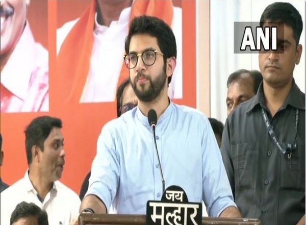 India News | Mumbai: Aditya Thackeray Slams Eknath Shinde Government, Calls New Rs 6000 Crore Tender a Big BMC Scam