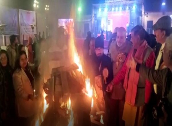 Lohri 2023 Celebrations in Mathura: Here's How People Celebrated Punjabi Harvest Festival in Uttar Pradesh