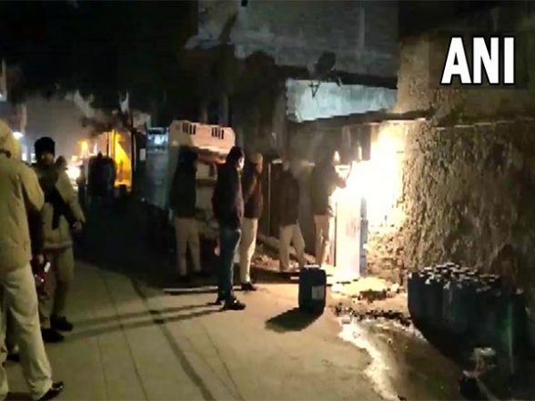 India News | Delhi Police Nabs Two 'suspects' from Bhalswa Dairy Area, Recovers Hand Grenades from Rented House - Vimarsana News