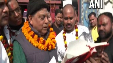 India News | JDU MLC Neeraj Kumar, Party Workers Recite Ramcharitmanas Outside Hanuman Temple in Patna