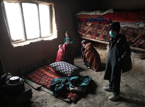 World News | Afghanistan: Displaced Families Face Tough Situation Due to Cold Weather in Nimroz
