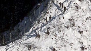 India News | J-K: Indian Army Airlifts Pregnant Woman from Snow-covered Tangdhar to Kupwara