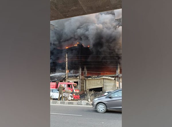 India News | Delhi: Fire Breaks out at Building Near Mundka Metro Station