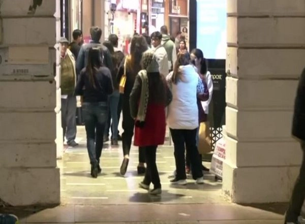 India News | Delhi Revellers Cautious Ahead of Cold Spell Predicted by IMD