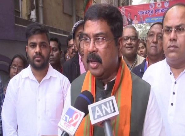 India News | Dharmendra Pradhan Alleges TMC of Misappropriating Funds of PM Poshan Scheme