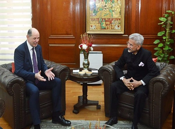 World News | S Jaishankar Meets FCDO Permanent Under-Secretary Philip Barton in Delhi