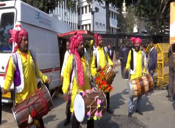 India News | Delhi: Artists Beat Drums in Patel Chowk Area Ahead of PM Modi's Roadshow