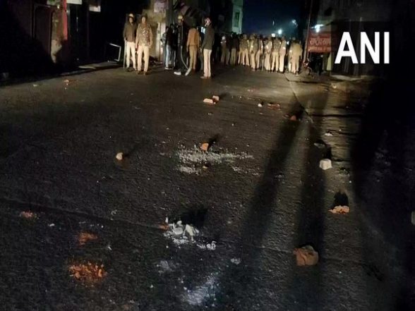 Uttar Pradesh: Scuffle Over Buying Meat From Shopkeeper Leads to Stone Pelting in Aligarh; Two Injured - Vimarsana News