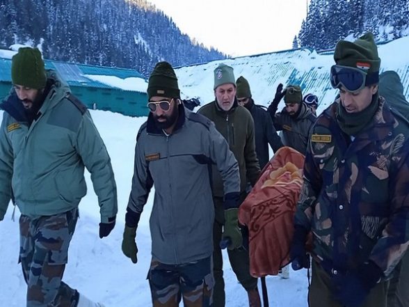 India News | J-K: Indian Army Airlifts Pregnant Woman in Critical Condition - Vimarsana News