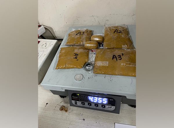 India News | Two Passengers from Dubai Held at Mumbai Airport, Gold Worth Rs 4.54 Cr Recovered