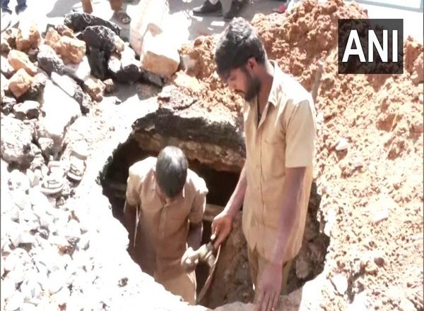 India News | Newly Asphalted Road at Mahalakshmi Layout Caves in Bengaluru; Repair Work Underway