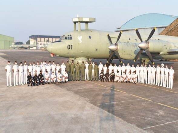 Republic Day 2023: IL 38 Aircraft of Indian Navy To Fly First and Last Time Over Kartvya Path on January 26 | LatestLY