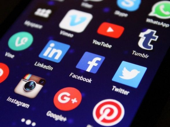 India News | MIB Agrees with Proposed Amendments to IT Rules, Says Will Allow Action Against Fake News - Vimarsana News