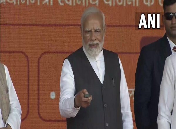PM Narendra Modi Inaugurates Two Lines of Mumbai Metro Stretching From Andheri to Dahisar, Other Development Projects