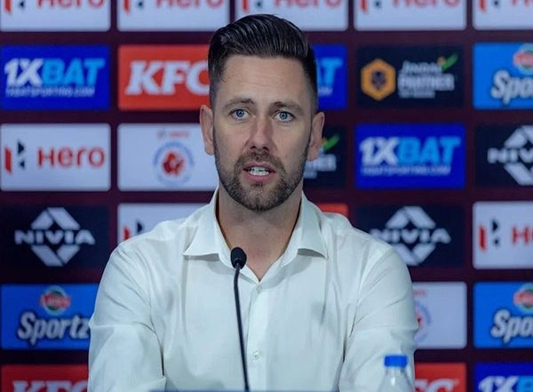 Sports News | Very Happy with What We're Doing: Mumbai City FC's Des Buckingham After Win over NorthEast United
