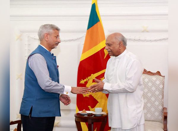World News | EAM S Jaishankar, Sri Lankan PM Dinesh Gunawardena Discuss Bilateral Cooperation