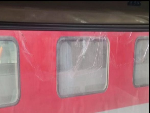 India News | Stones Pelted at Vande Bharat Express Again, Passengers in Fear - Vimarsana News