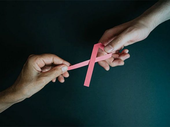 Wiadomości zdrowotne |  Kobiety wykazują większe ryzyko zachorowania na raka w obu piersiach: badania