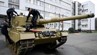World News | Germany Ready to Let Poland Send Leopard Tanks to Ukraine