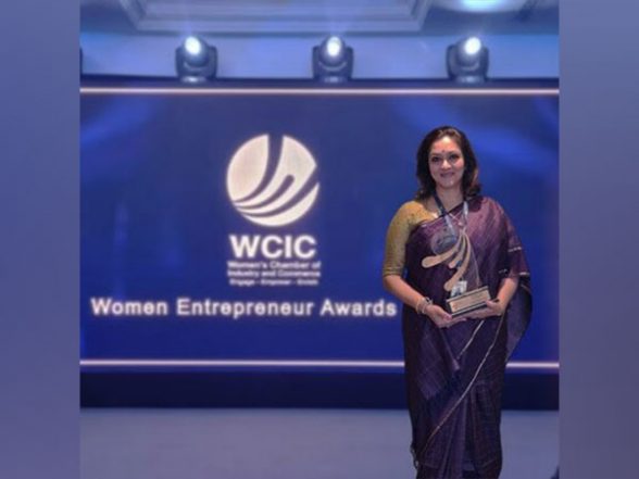 Business News | Dr Sujata Seshadrinathan Receives Women's Entrepreneur of the Year Award for the SAARC Region - Vimarsana News