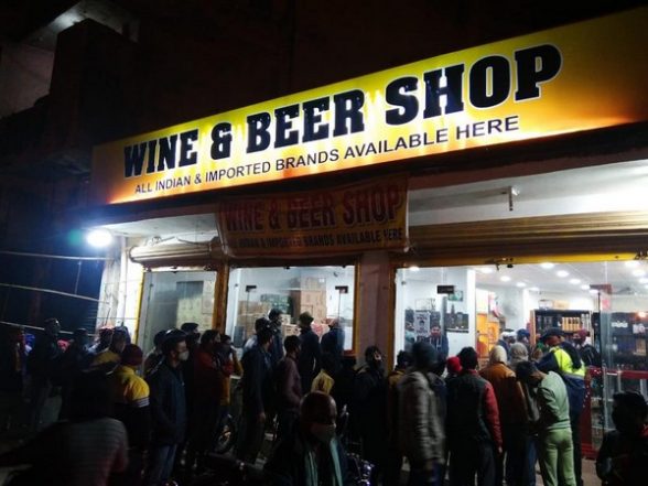 India News | Liquor Shops to Remain Closed on Jan 26 in Delhi, Total 6 Dry Days Up to March 31 - Vimarsana News