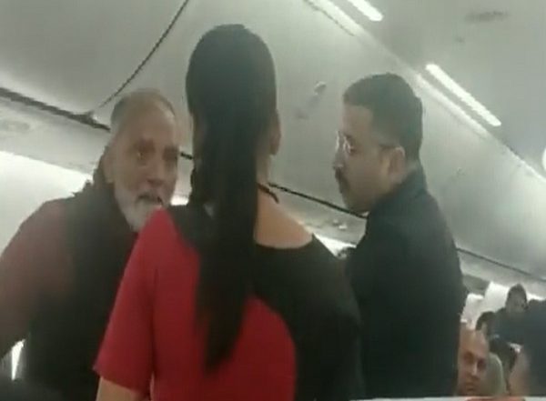 India News | One Held for Misbehaving with Cabin Crew on Delhi-Hyderabad SpiceJet Flight