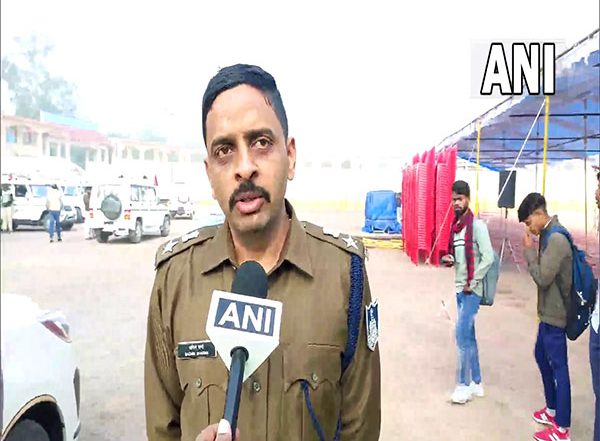 Death Threats to Bageshwar Dham Sarkar: Madhya Pradesh Police Arrest Man for Threatening Self-Styled Godman Dhirendra Shastri