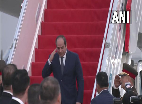 World News | Egyptian President El-Sisi Arrives in India, to Be Chief Guest at Republic Day Parade