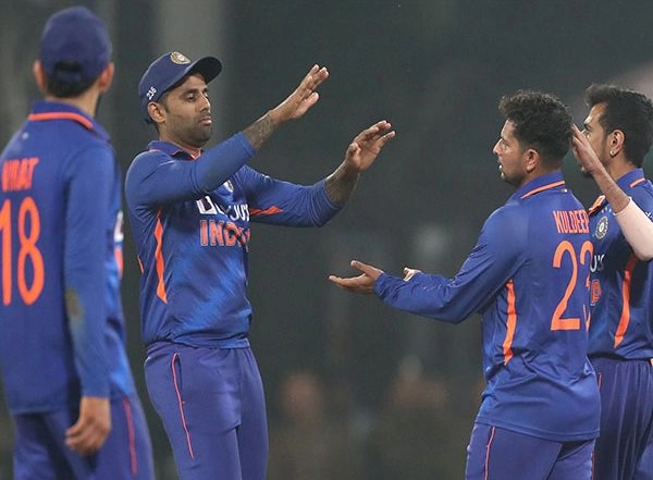 Sports News | Shardul, Kuldeep, Shubman Help India Beat New Zealand by 90-run in 3rd ODI; Hosts Clinch Series 3-0