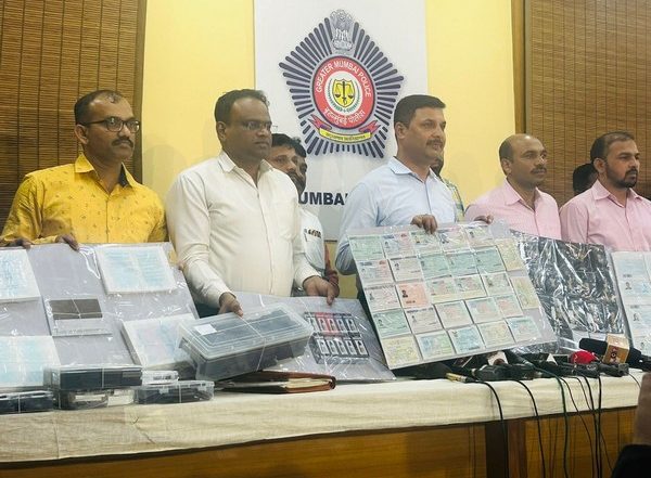 India News | Mumbai Police Busts Fake Passport Racket, Two Arrested