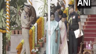 Republic Day 2023: Telangana CM K Chandrasekhar Rao Skips R-Day Celebrations at Raj Bhavan, Governor Tamilisai Soundararajan Unfurls Tricolour