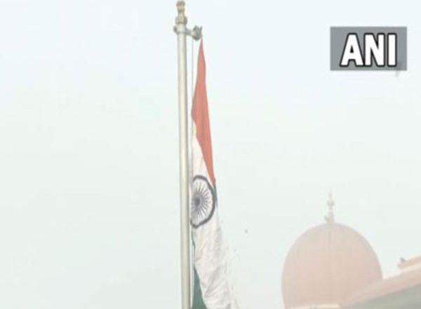 Republic Day 2023: BSF Unfurls National Flag at Attari Border, Exchanges Sweets with Pak Rangers